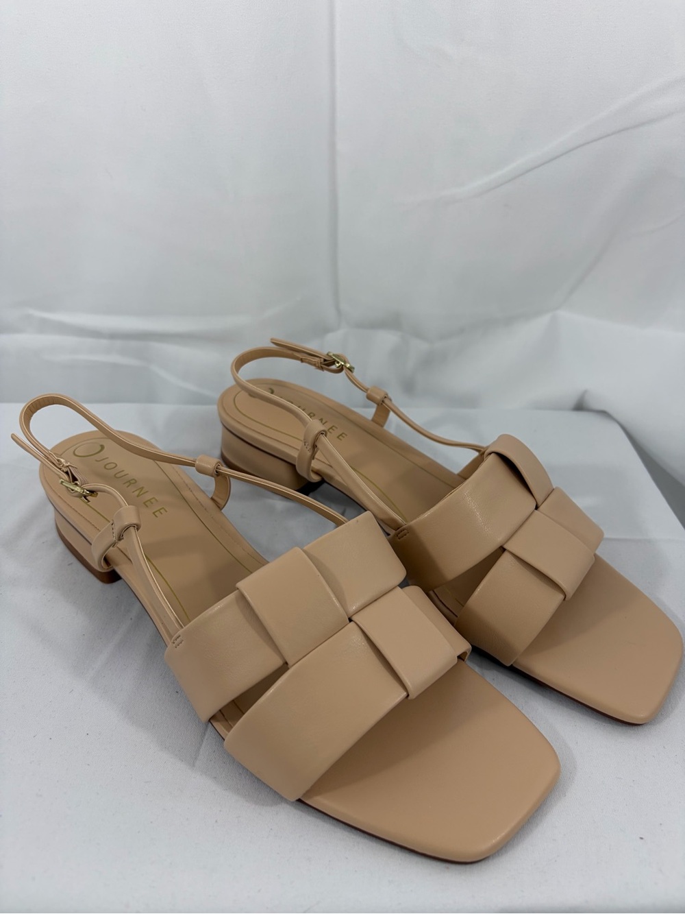 NWT Journee Collection Women’s Size 9 Nude  1 Inch Heels
